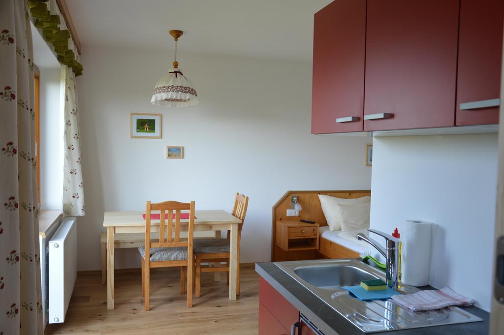 PressbaumBiobauernhof Wolf-Hofアパートメント 部屋 写真